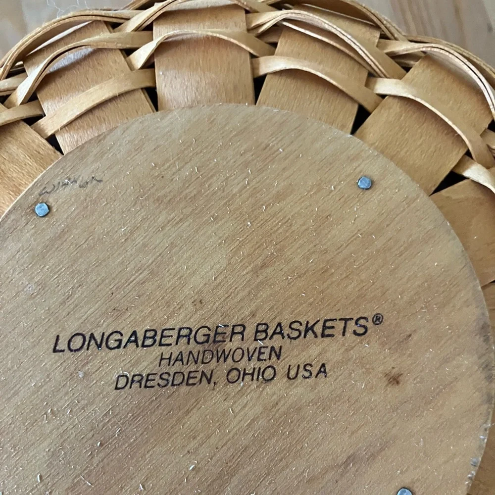 EUC Longaberger 1999 Christmas Collection Popcorn Basket w/protector 10.5”x5”